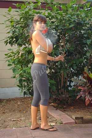 Нина, метро Балтийская