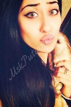 Сабрина, метро Деловой центр