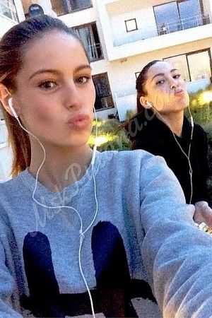 Юля, метро Международная