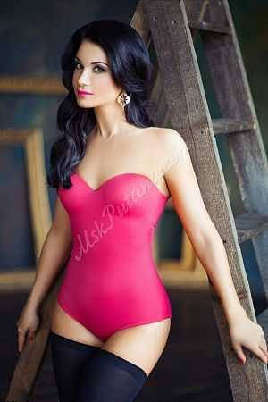 Илона, метро Достоевская