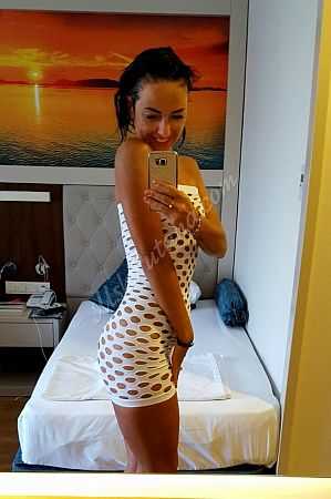 Катя, метро Коломенская