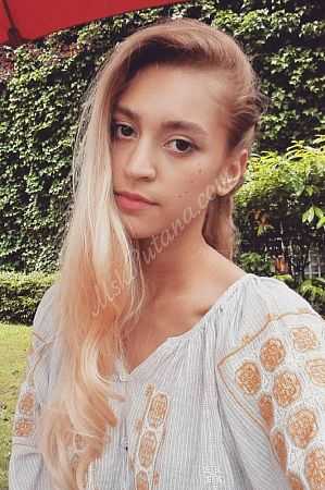 Надя, метро Фили