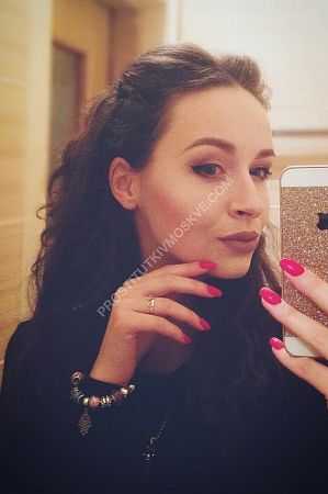 Нина, метро Рижская