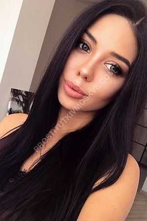 Юля, метро Первомайская