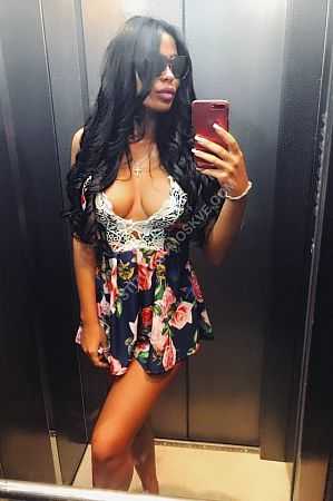 Таня, метро Улица Академика Янгеля