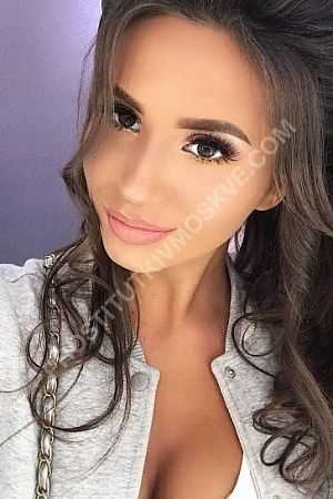 Кира, метро Международная