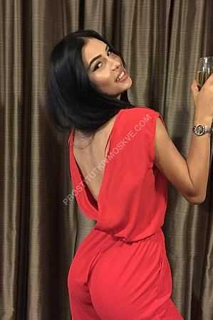 Оля, метро Панфиловская