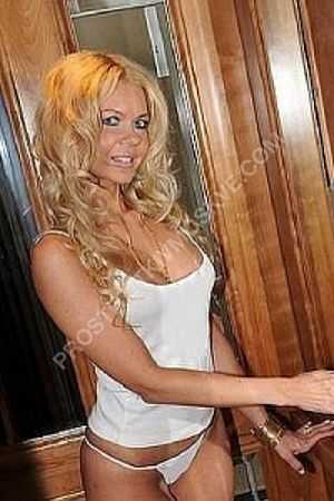 Лена, метро Кантемировская