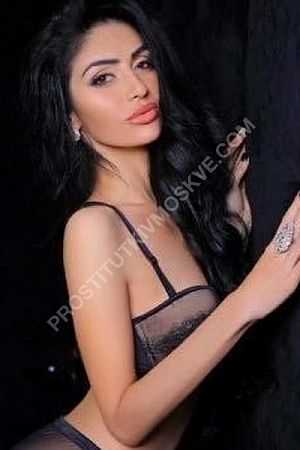 Эмира, метро Петровский парк