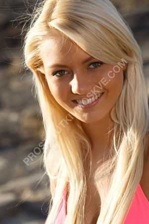 Аня, метро Тёплый Стан