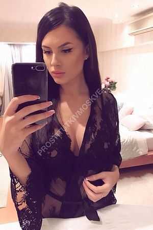 Полина, метро Волжская