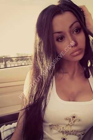 Яна, метро Пражская