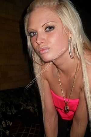 Соня, метро Международная