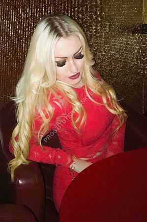 Лия, метро Чкаловская