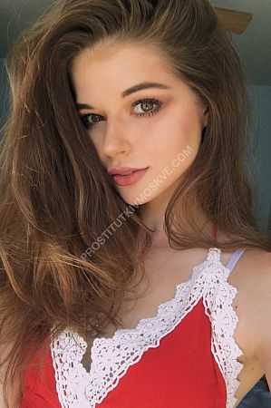 Ника, метро Славянский бульвар