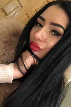 Яна, метро Славянский бульвар