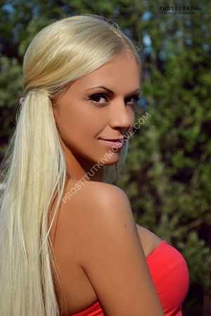 Александра, метро Третьяковская