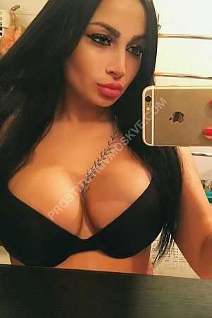 Виктория, метро Менделеевская