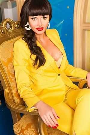 Дина, метро Лесопарковая