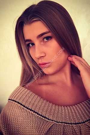 Алина, метро Чеховская