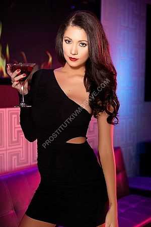 Антонина, метро Менделеевская