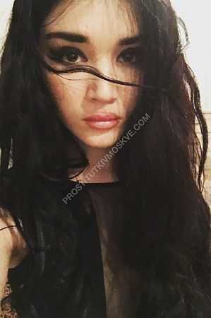 Лора, метро Лужники