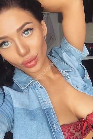 Света, метро Семёновская