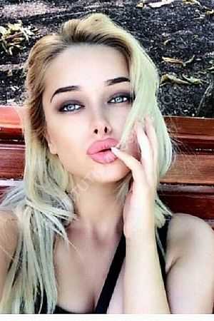 алена, метро Автозаводская