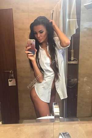 Саша, метро Чеховская