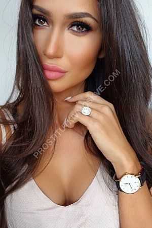 Вика, метро Трубная