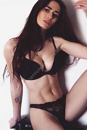 Вика, метро Пионерская