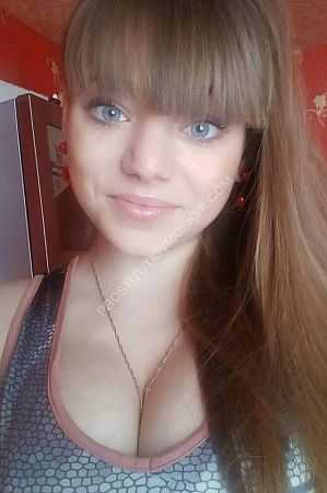 Даша, метро Славянский бульвар