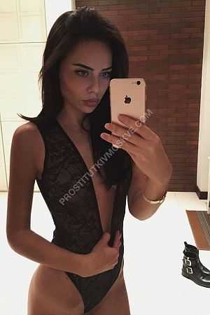 Вика, метро Молодёжная