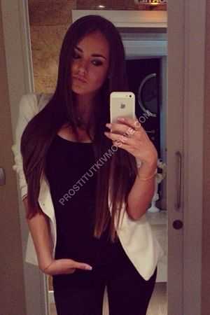 катя, метро Панфиловская