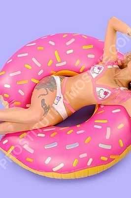 Лиза, метро Красногвардейская