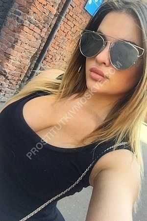 Маша, метро Электрозаводская