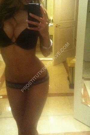 Елена, метро Достоевская