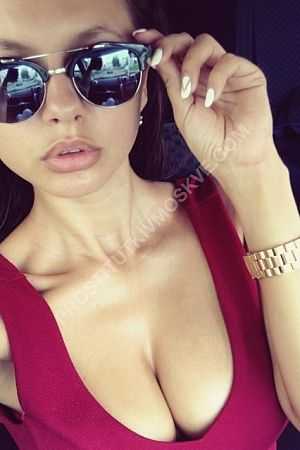 Дина, метро Проспект Вернадского