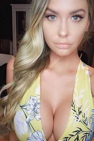 Алина, метро Лужники