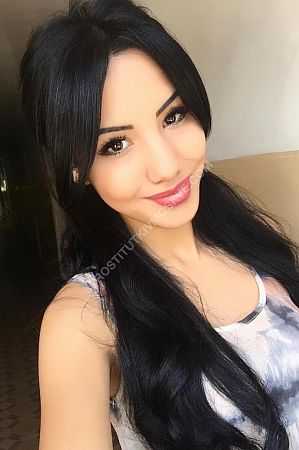 Азиза, метро Римская