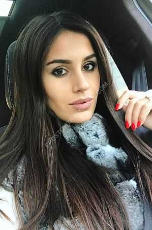 Даша, метро Новопеределкино