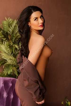 Соня, метро Кропоткинская