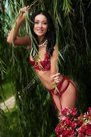 Полина, метро Октябрьская