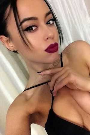 Анеля, метро Ломоносовский проспект