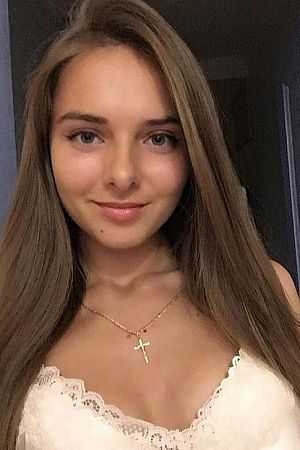 Ника, метро Парк культуры