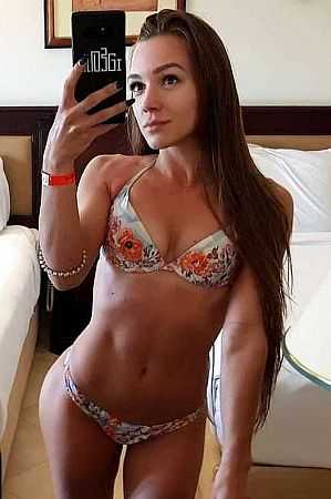 Лаура, метро Чеховская