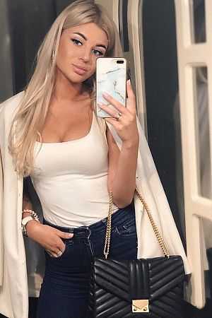 Настя, метро Крылатское