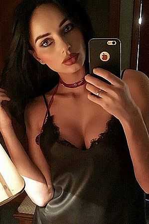 Лина, метро Маяковская