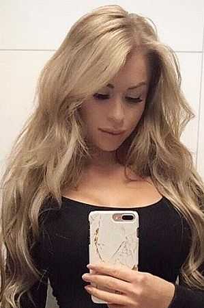 Амелия, метро Площадь Революции