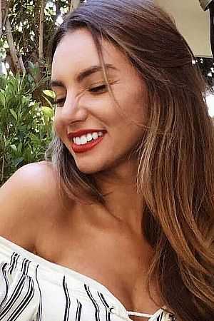 Люба, метро Боровицкая